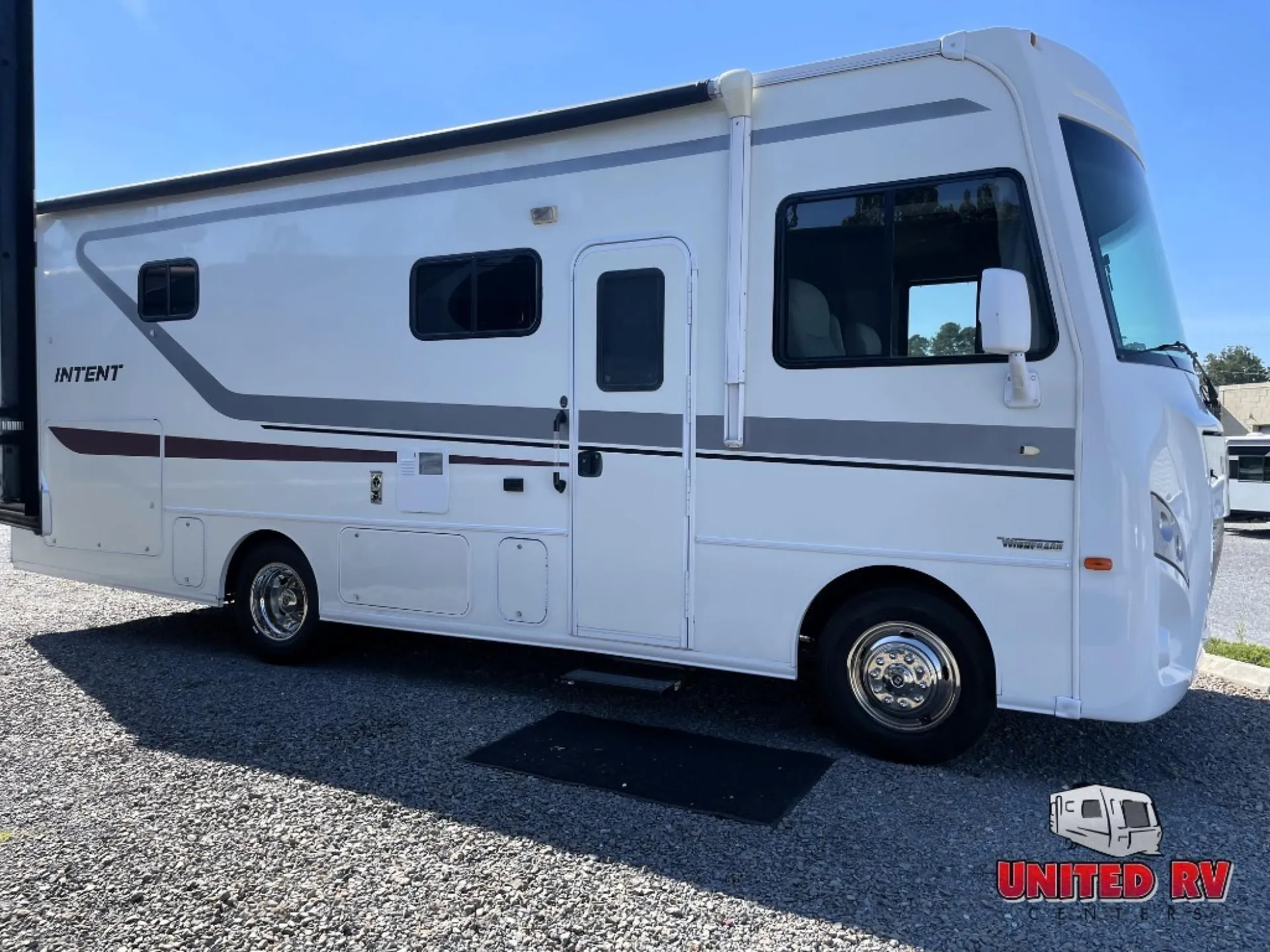 2019 Winnebago Intent 26M - Photo 2