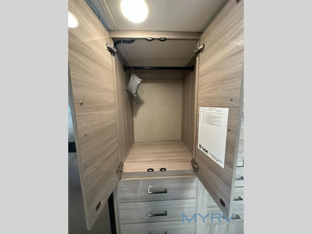 2023 Thor Motor Coach Tiburon 24FB, Photos photo 21