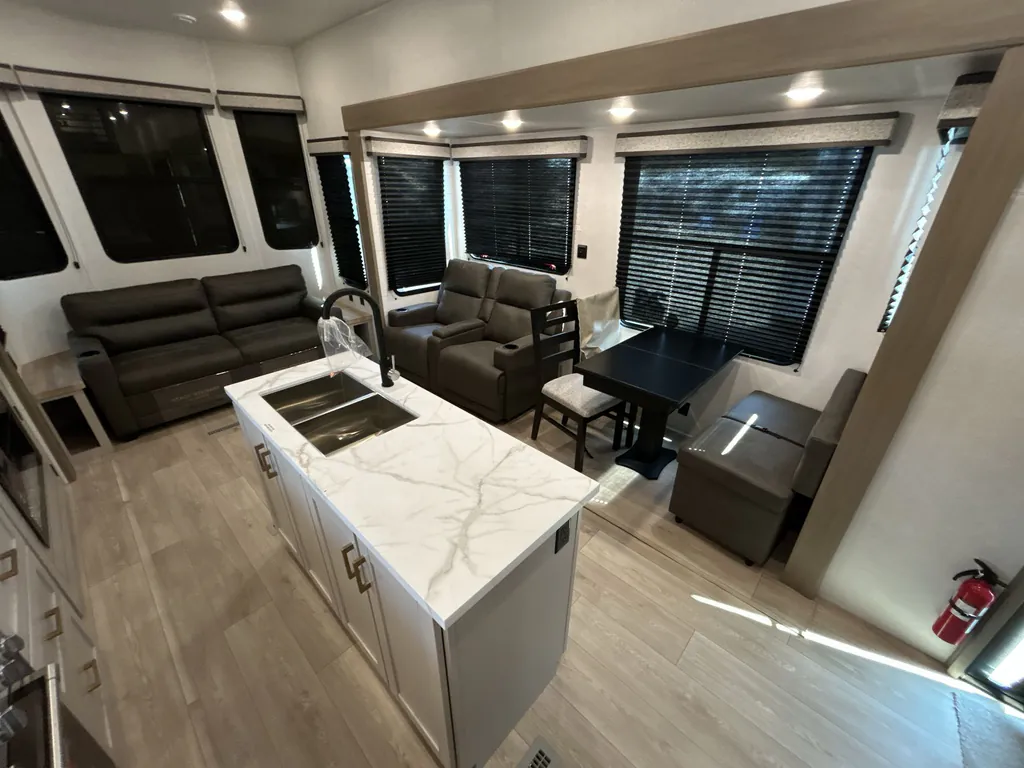 2027 Jayco Jay Flight Bungalow 401LOFT DS, Photos photo 15