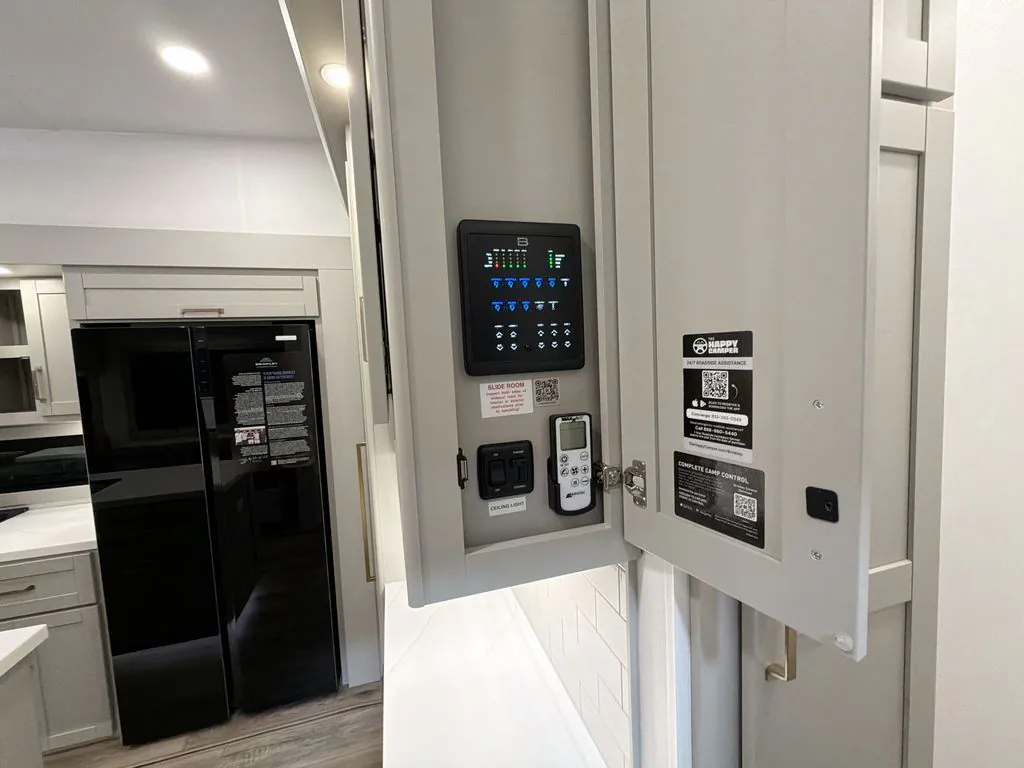2026 Brinkley Model Z 3600, Photos photo 18