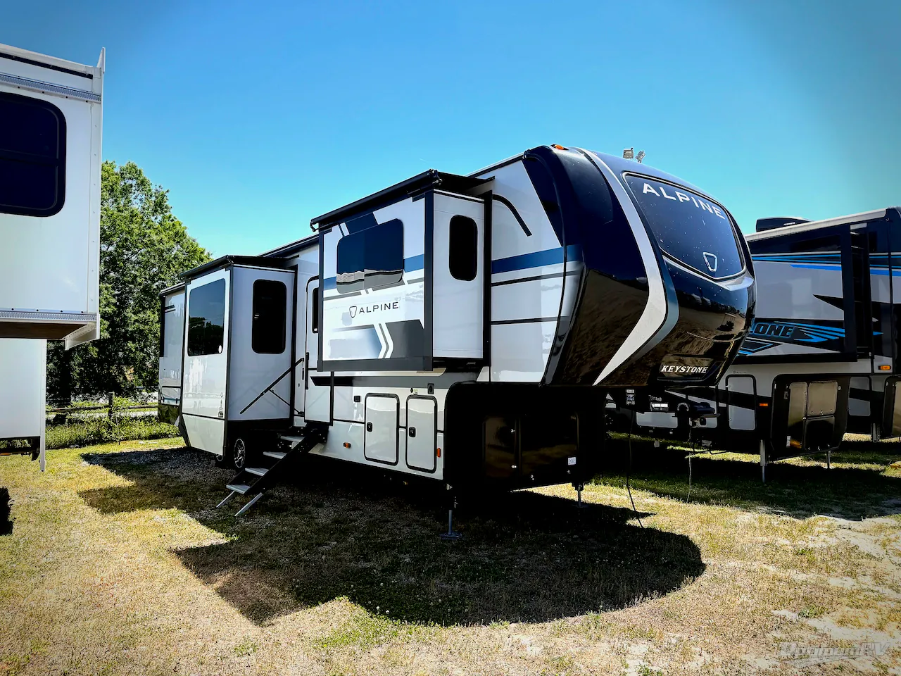 2026 Keystone Alpine 3710FL dealer photo 1 from Optimum RV