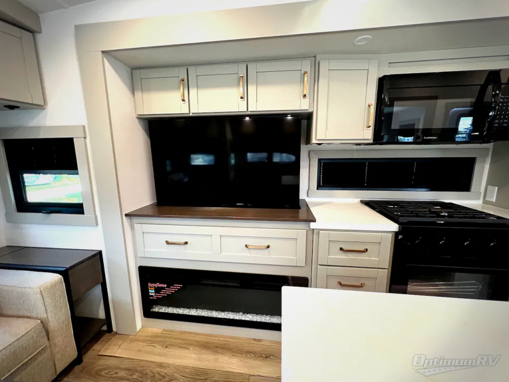 2025 Brinkley Model Z 3610, Photos photo 6