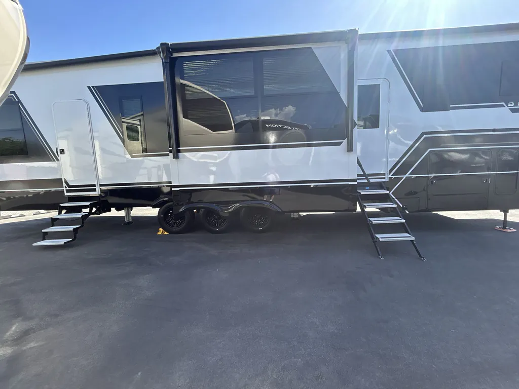 2025 Brinkley Model G 4000, Photos photo 8