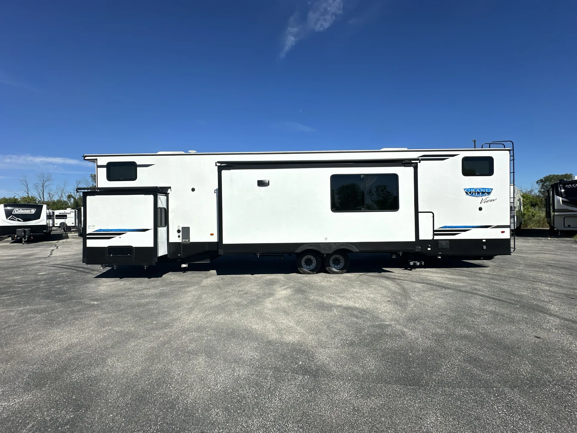 2024 Forest River Salem Villa 42VIEW — campside