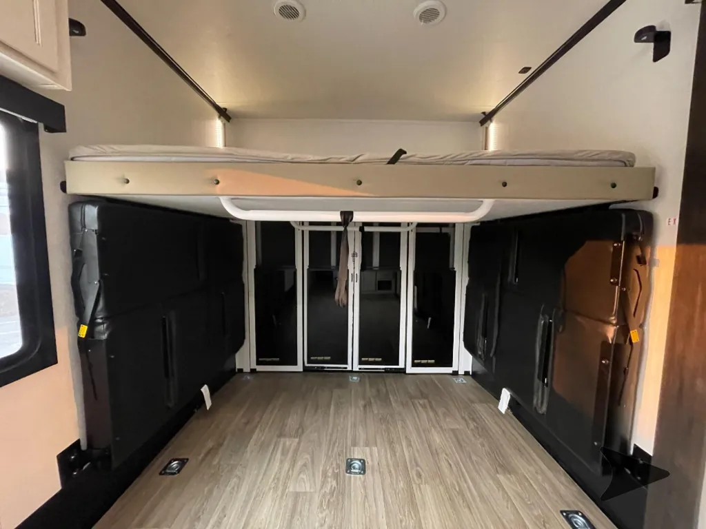 2027 Forest River Vengeance Rogue Armored 26L140, Photos photo 4