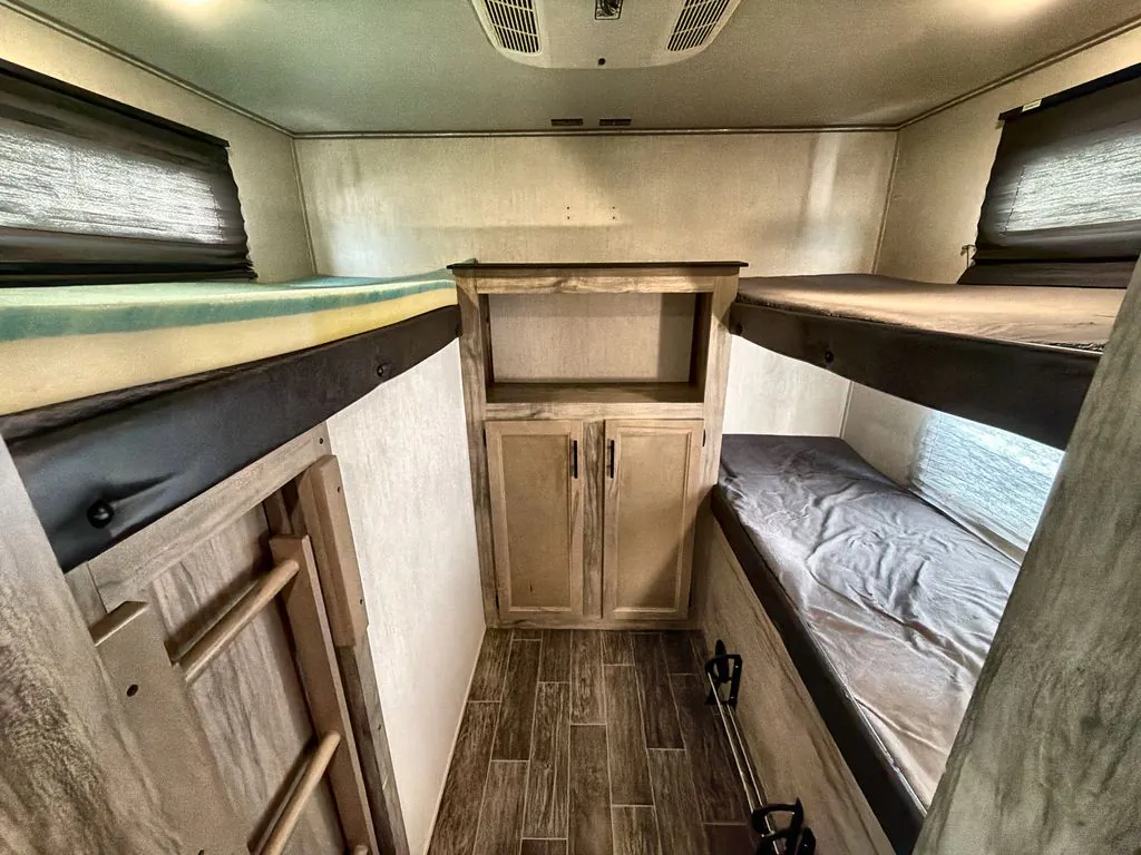 2022 Forest River Cherokee Alpha Wolf 30DBH-L, Photos photo 20