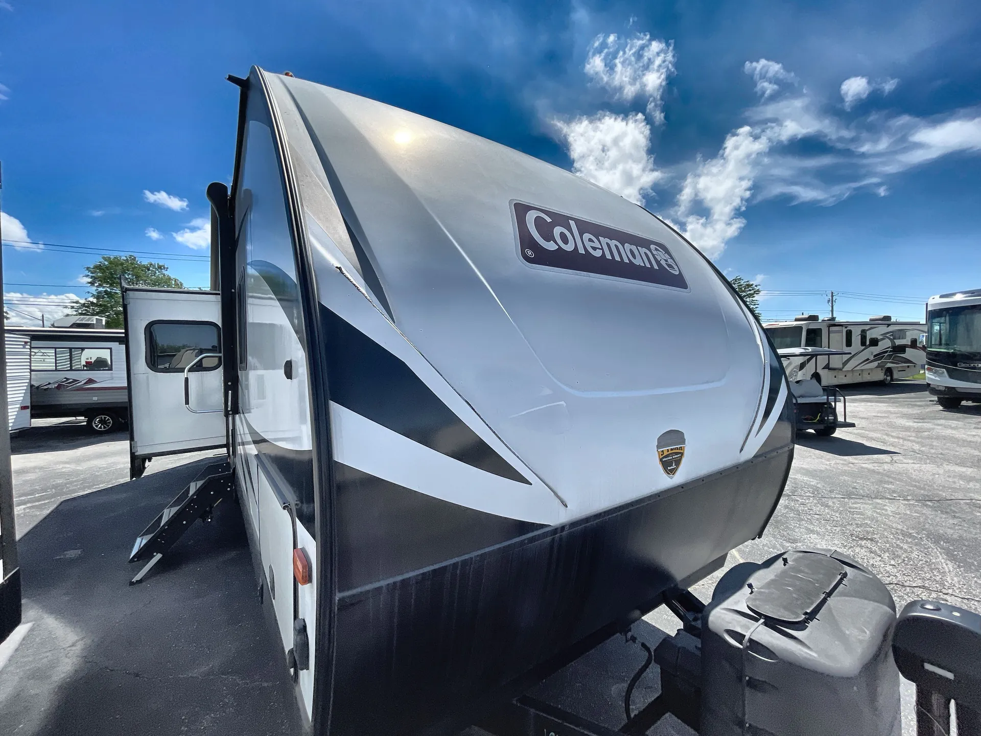 2021 Dutchmen Coleman Light 2955RL - Photo 2