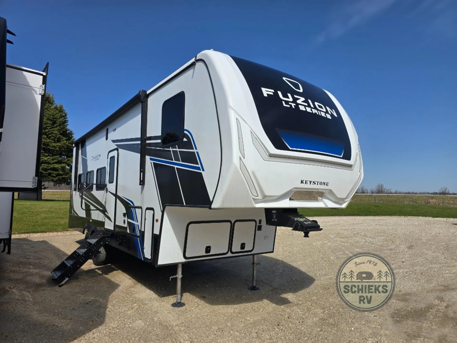 2026 Keystone Fuzion Impact Edition 321LT - Photo 2