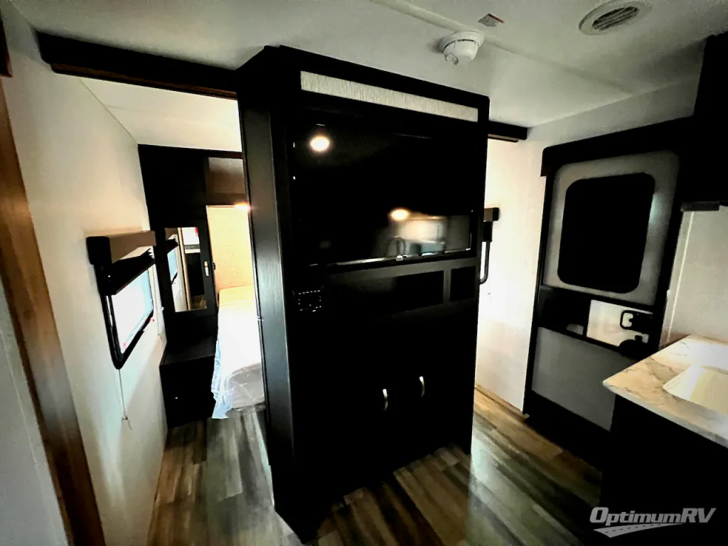 2022 Coachmen Freedom Express Select 31SE, Photos photo 7