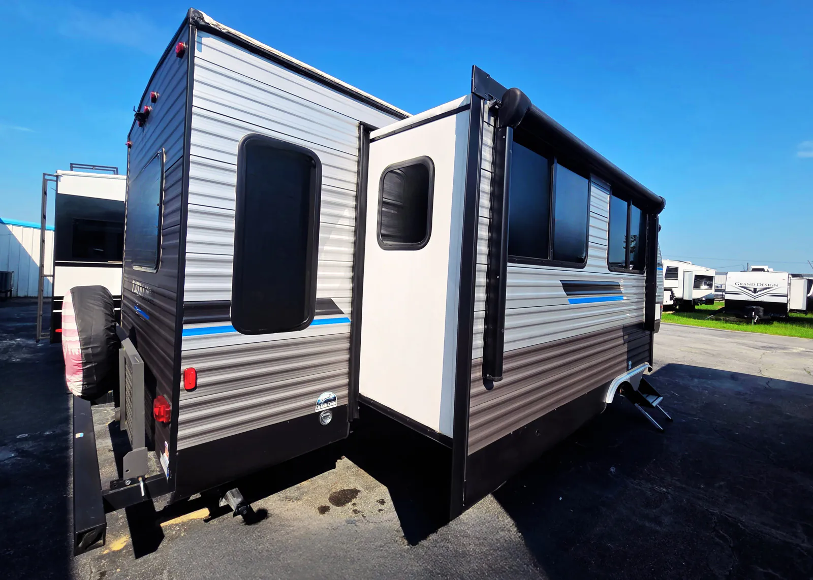 2023 Coachmen Catalina Legacy Edition 313RLTS - Photo 3