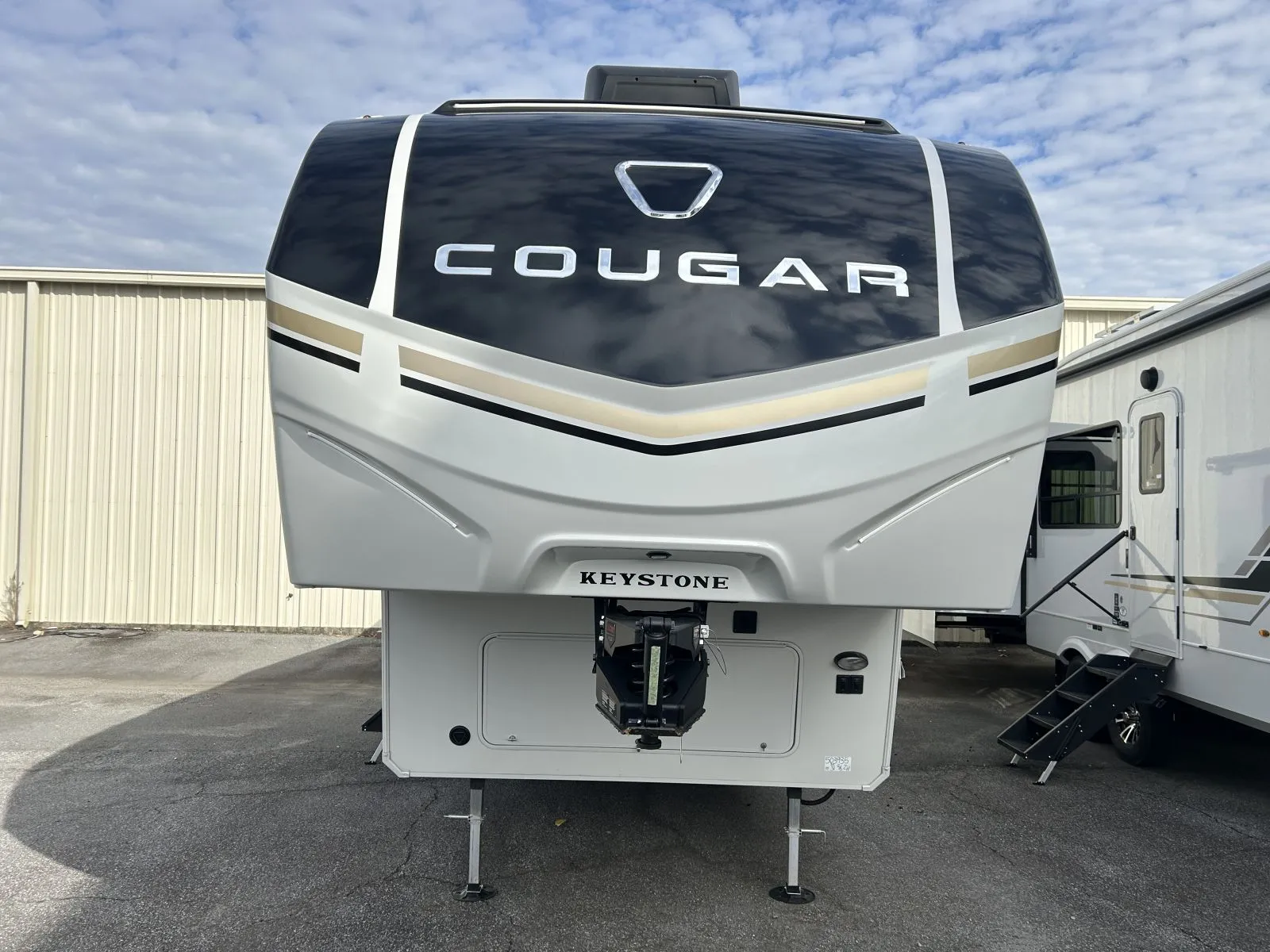 2026 Keystone COUGAR HALF-TON 23MLE - Photo 2