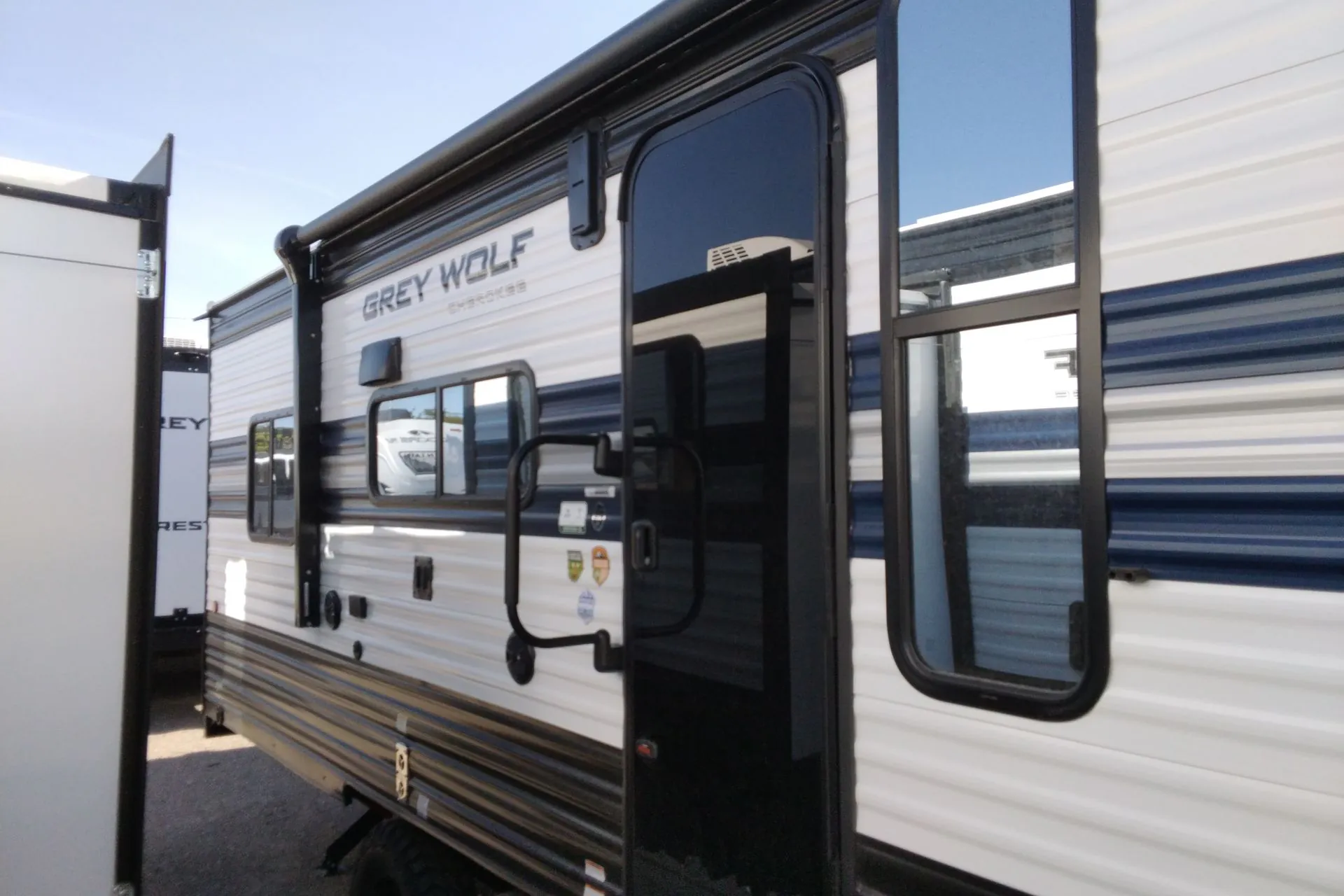 2027 Forest River Cherokee Grey Wolf 22RR — Photo 5