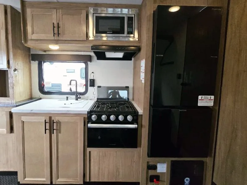 2025 Forest River Cherokee Grey Wolf 21GP — Photo 6
