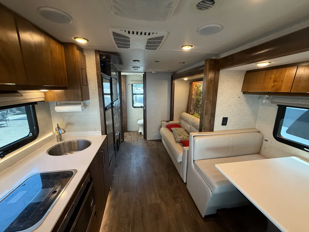 2020 Tiffin Wayfarer 25 RW, Photos photo 9