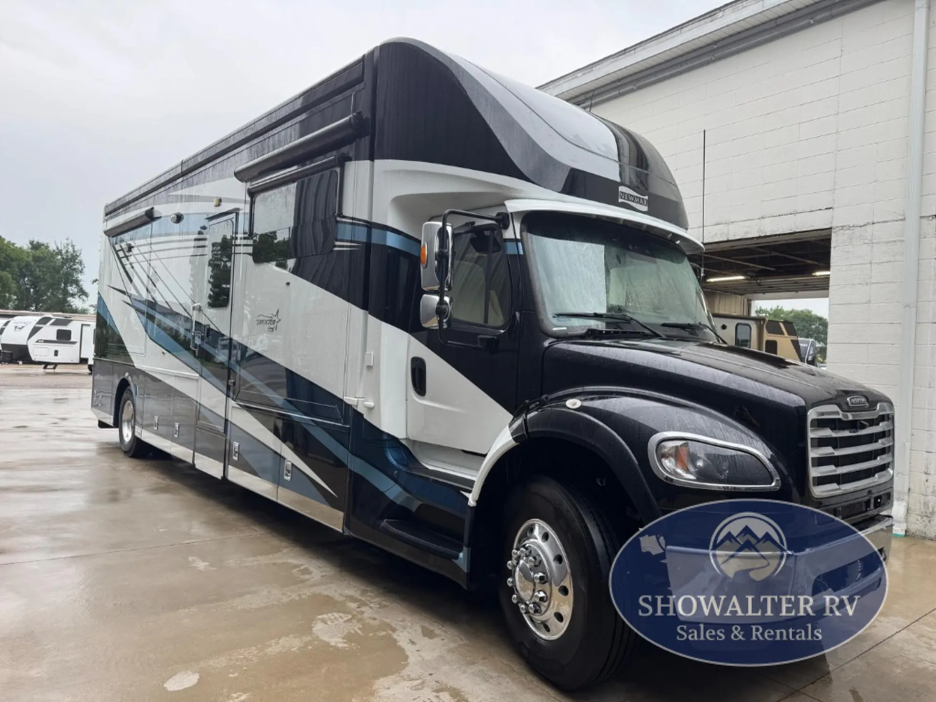 2024 Newmar Super Star 3727 - Photo 2