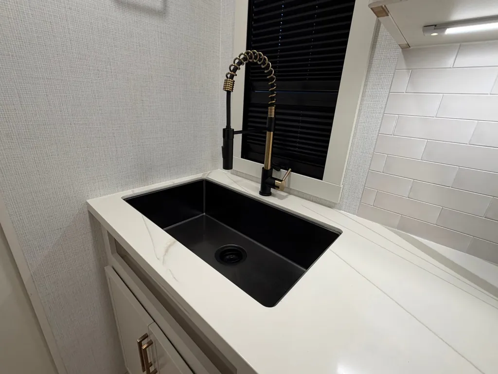 2026 Brinkley Model I 235, Photos photo 36