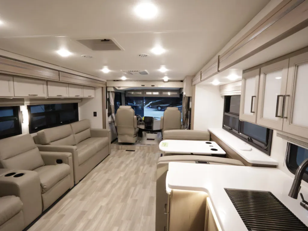 2027 Thor Motor Coach Windsport 36H, Photos photo 3