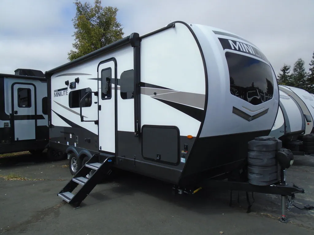 2024 Forest River Rockwood Mini Lite 2104S - Photo 3