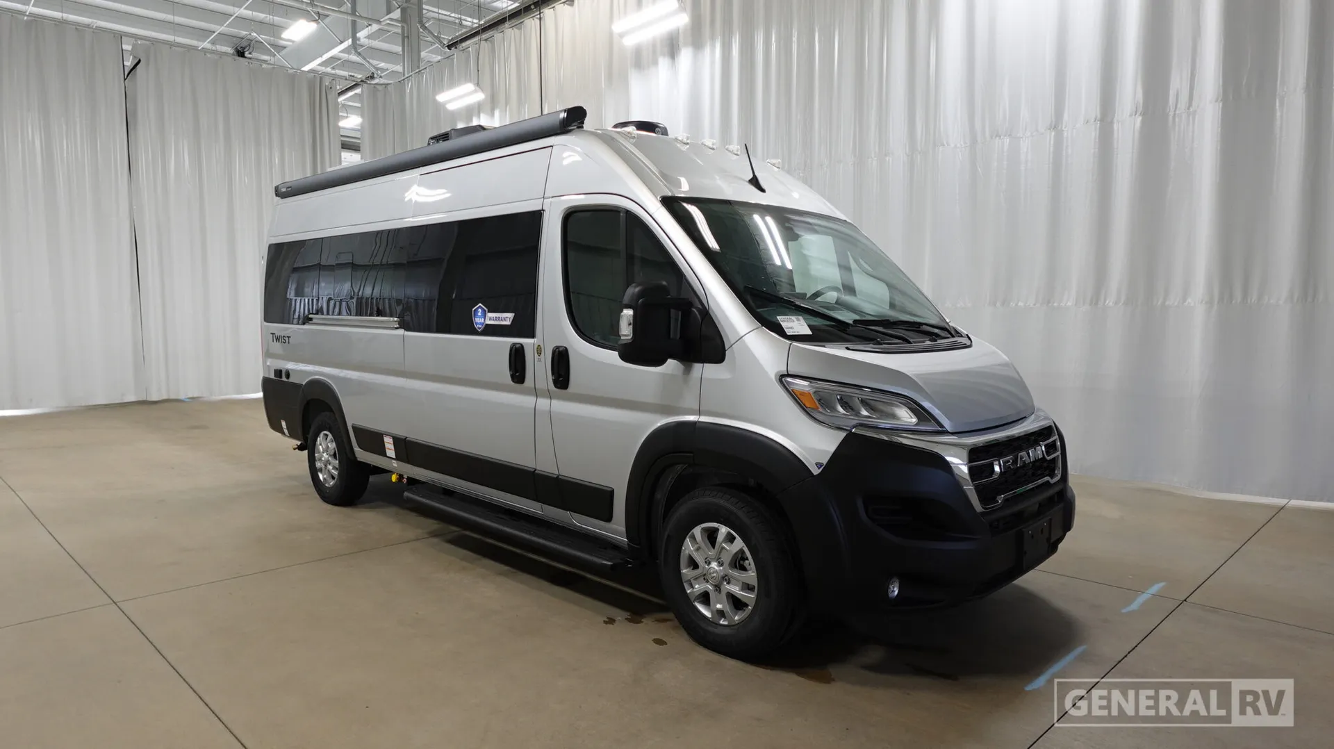 2027 Thor Motor Coach Twist 20L - Photo 2