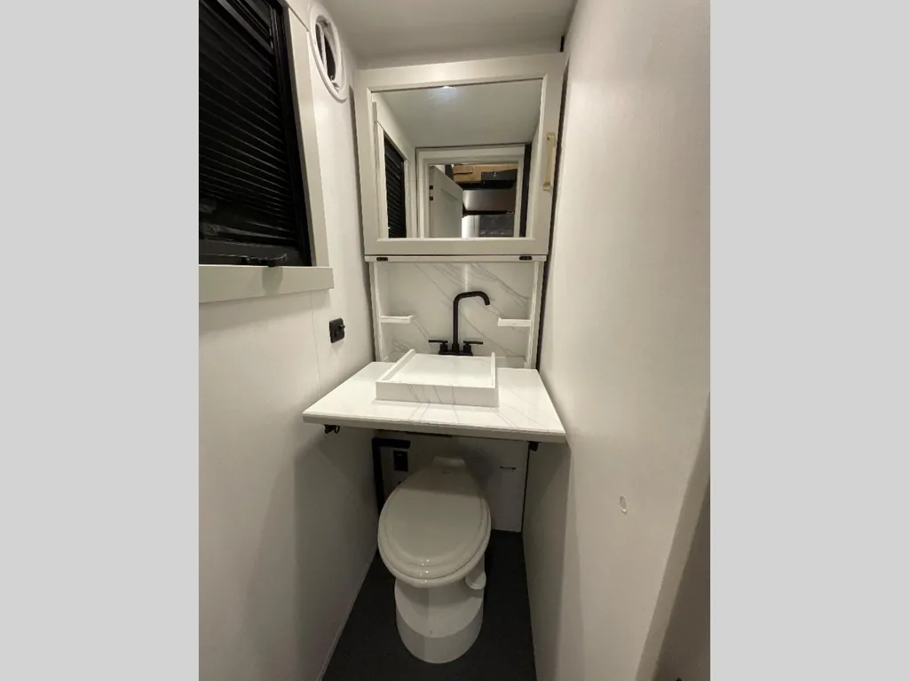 2025 Brinkley Model G 4100, Photos photo 35