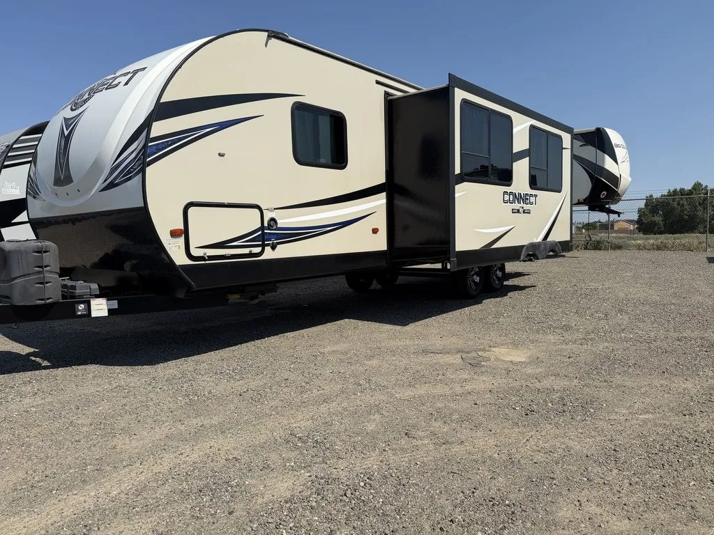 2018 KZ RV Connect C281BHK - Photo 3