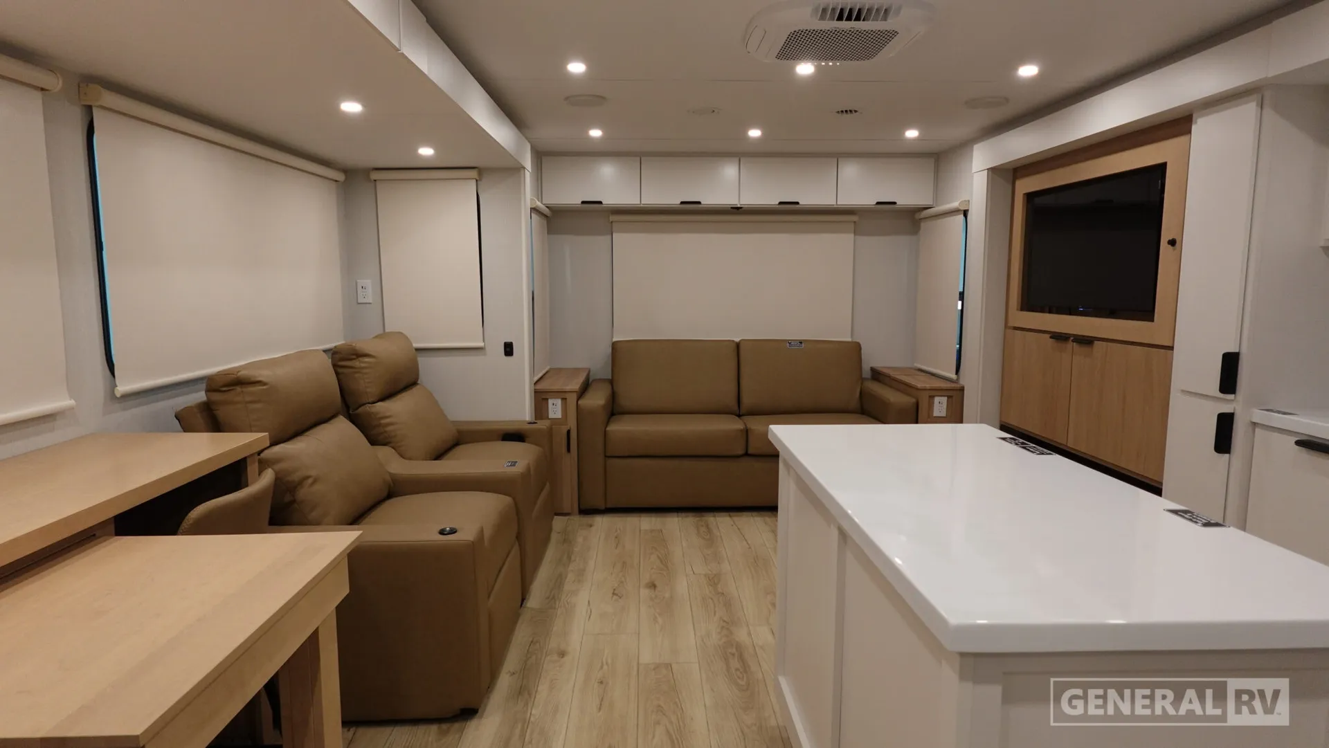 2026 Winnebago Thrive 29RLO - Photo 3