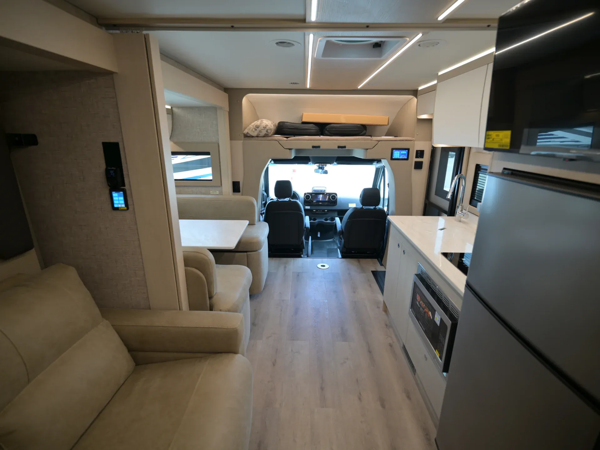 2027 Tiffin Wayfarer 25 RW - Photo 4
