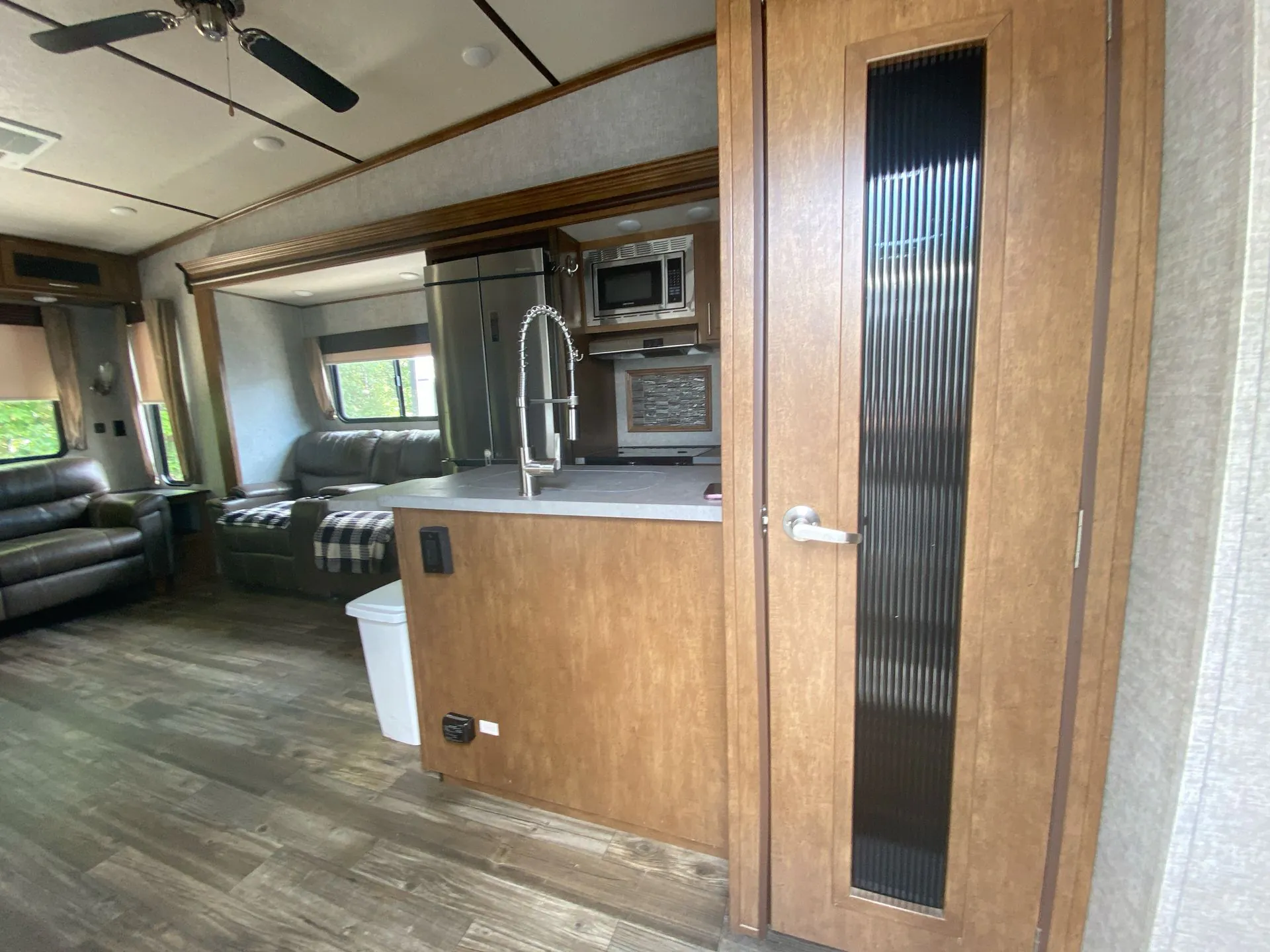 2018 Forest River Sabre 30RLT - Photo 3