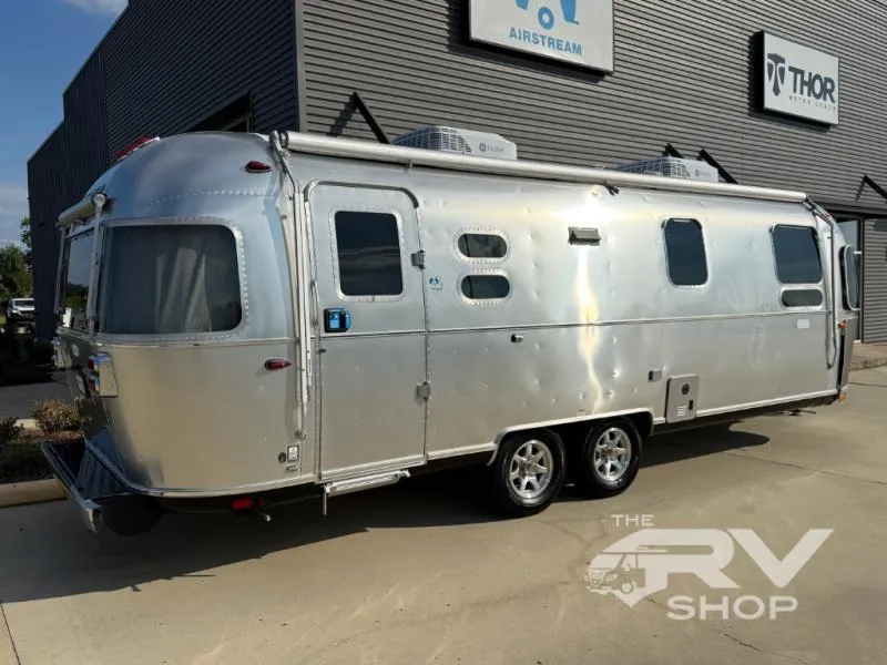 2026 Airstream Flying Cloud 27FB - Photo 4