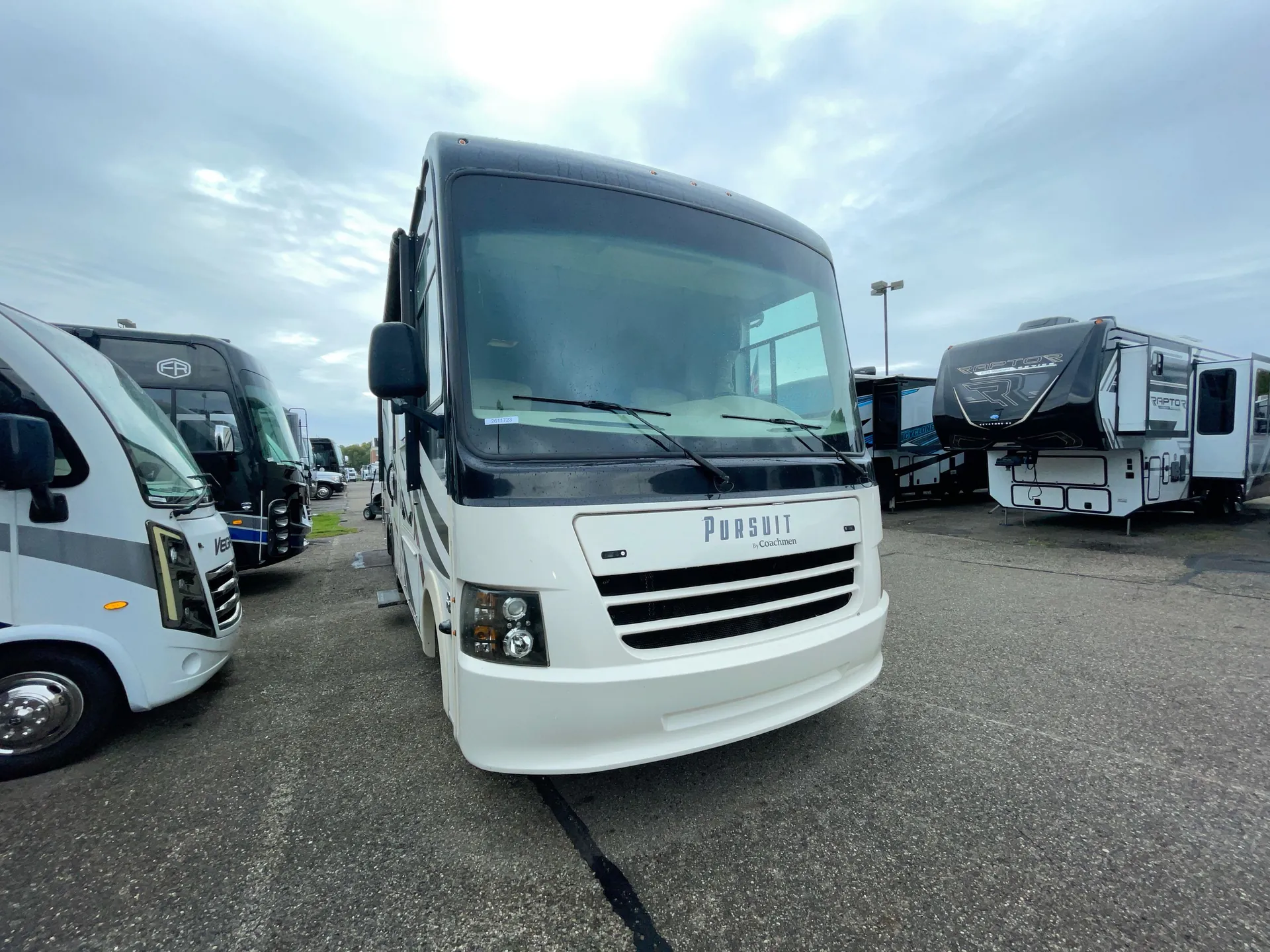 2019 Coachmen Pursuit 31BH - Photo 2