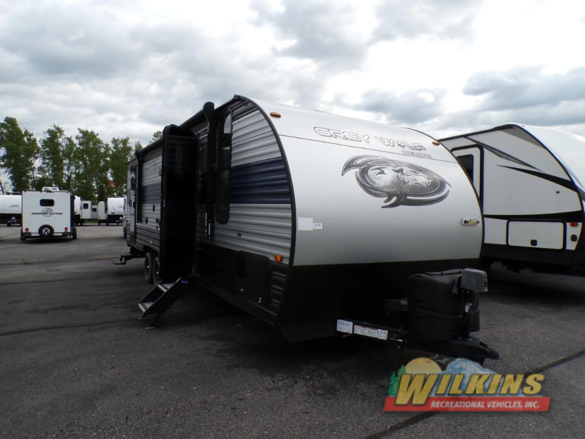 2022 Forest River Cherokee Grey Wolf 26DBH