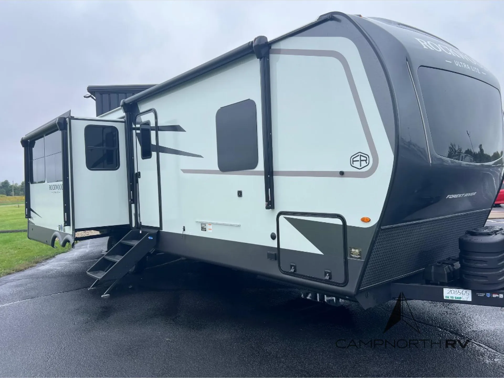2027 Forest River Rockwood Ultra Lite 2916RL