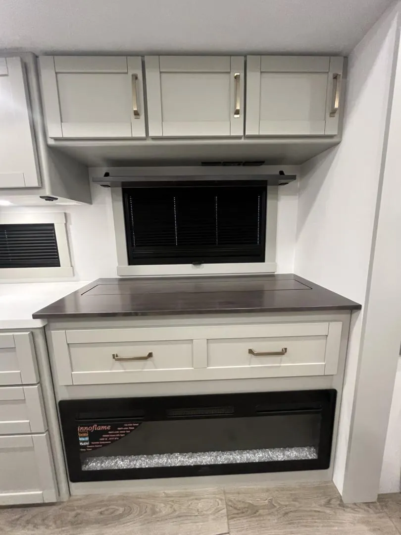 2026 Brinkley Model Z 3300, Photos photo 12
