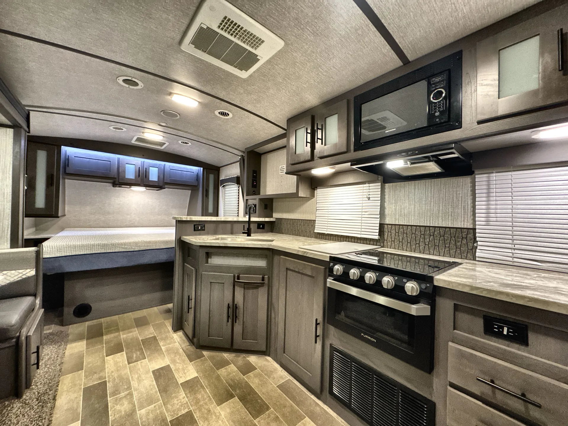 2020 Cruiser RV MPG 2120RB — living area main