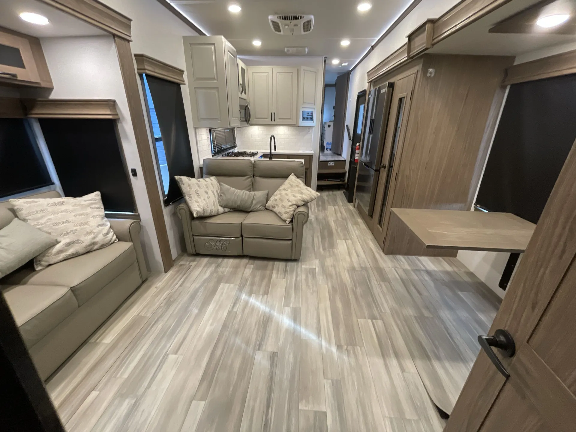 2024 Alliance RV Paradigm 395DS — living area main
