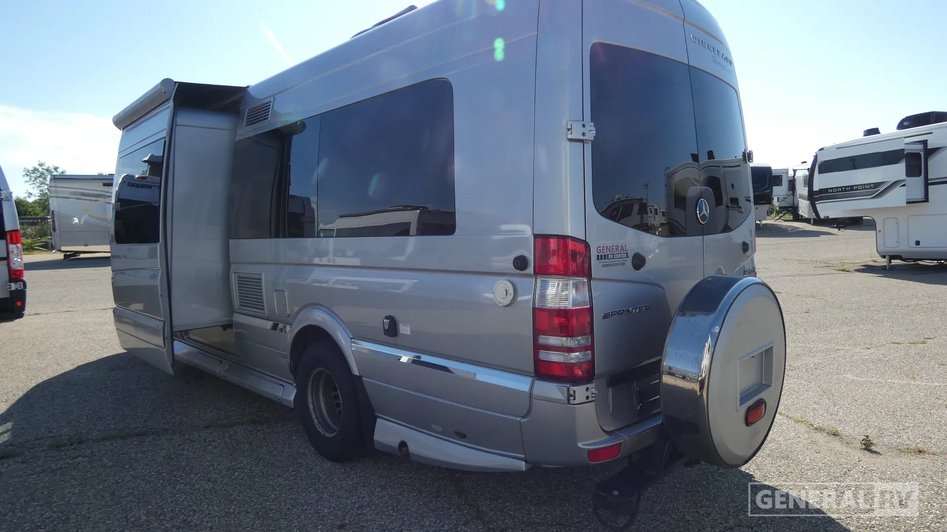 2016 Winnebago Era 70C - Photo 4