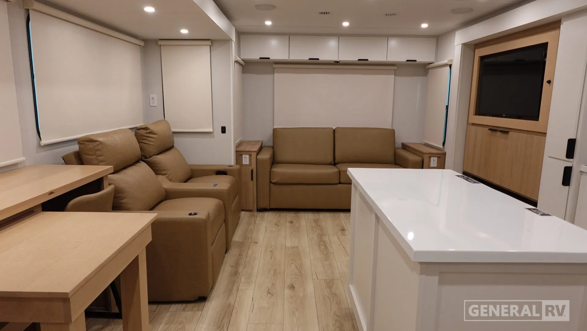 2026 Winnebago Thrive 29RLO - Photo 3
