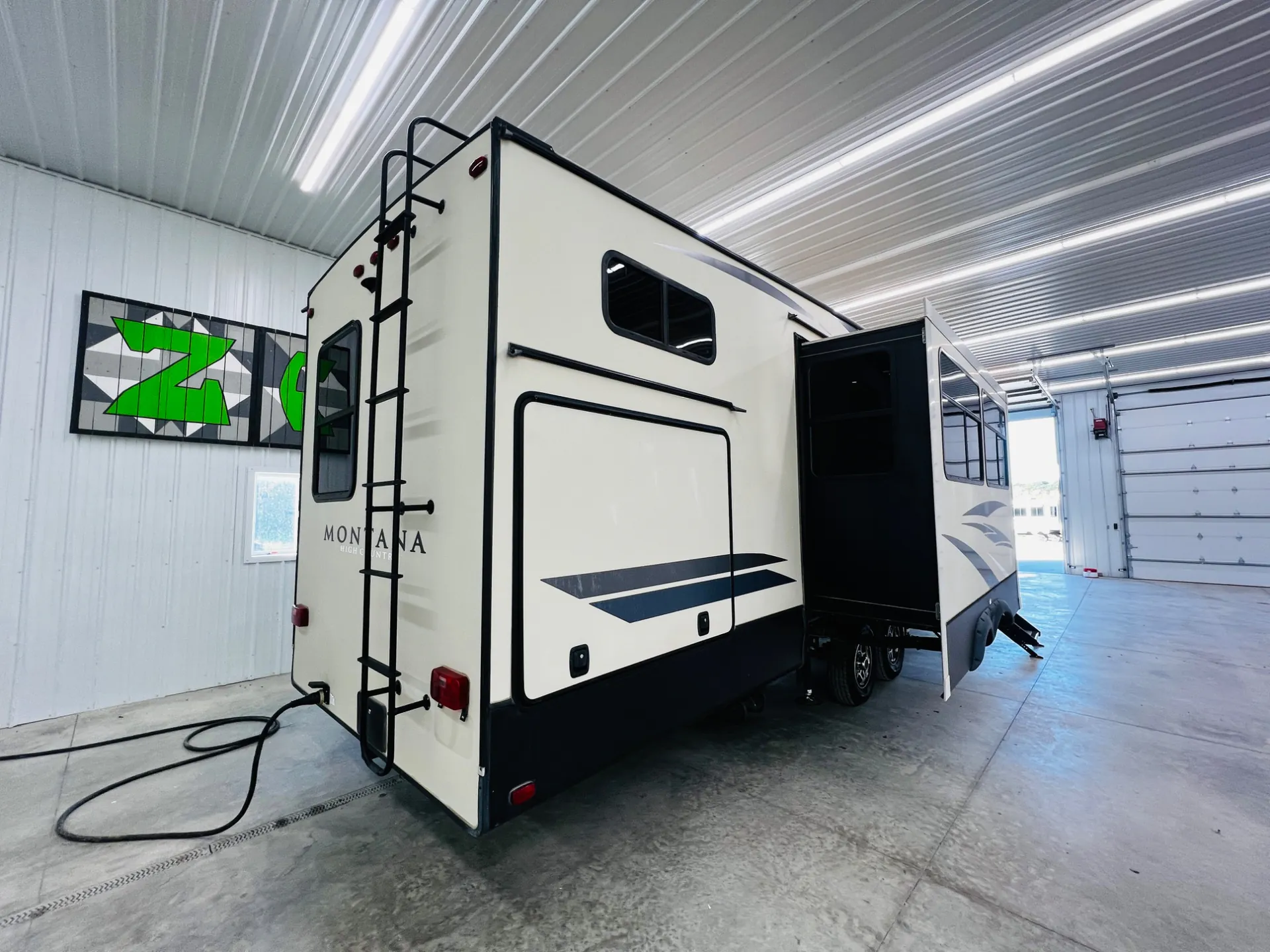 2019 Keystone Montana High Country 365BH - Photo 4