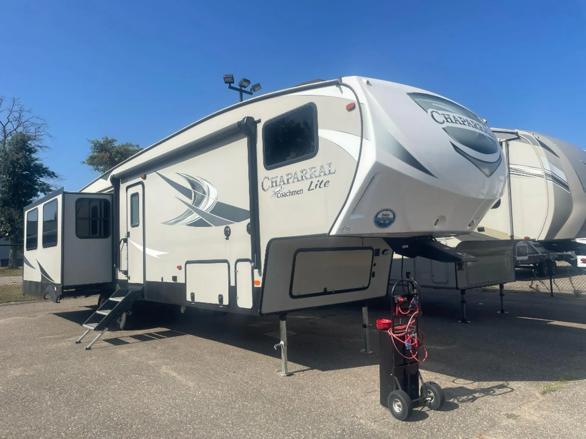 2020 Coachmen Chaparral Lite 30BHS dealer photo 1 from Hilltop Camper and RV