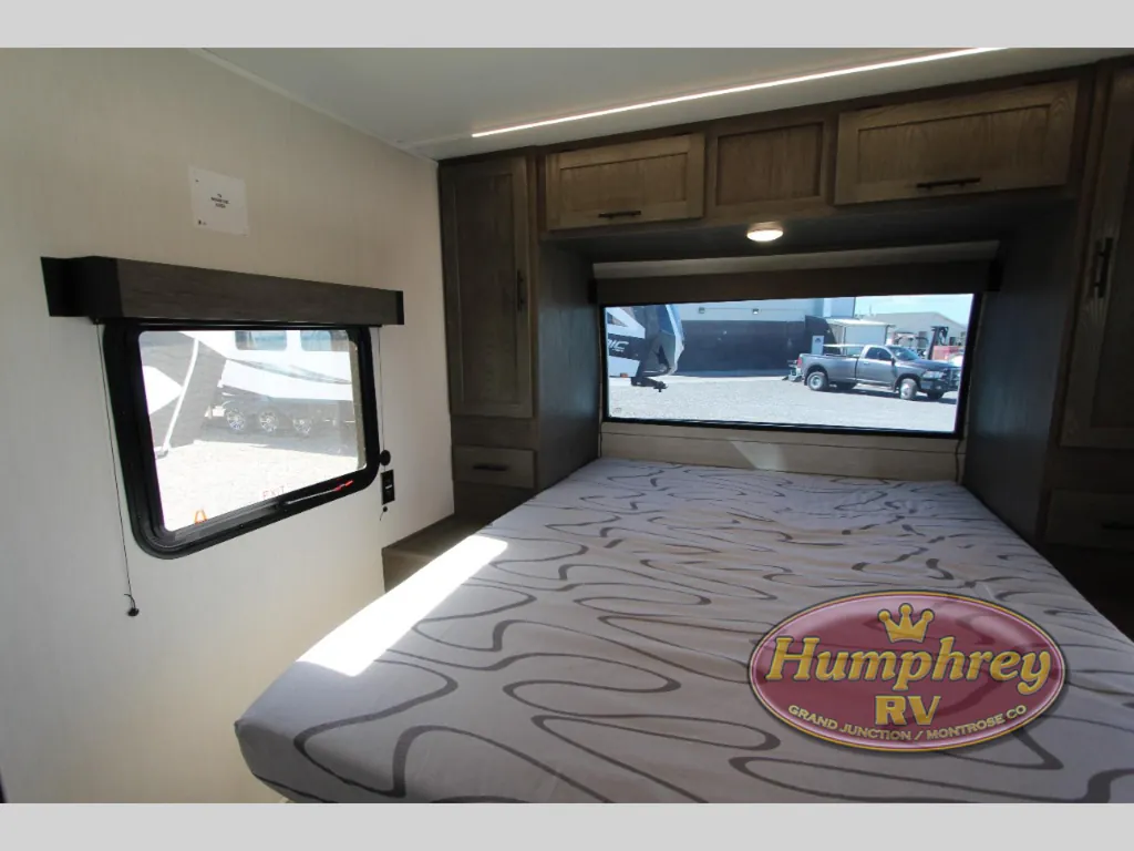 2026 Forest River Cherokee Alpha Wolf 33BH, Photos photo 37