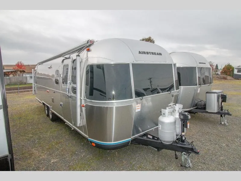 2026 Airstream Classic 30RB - Photo 2