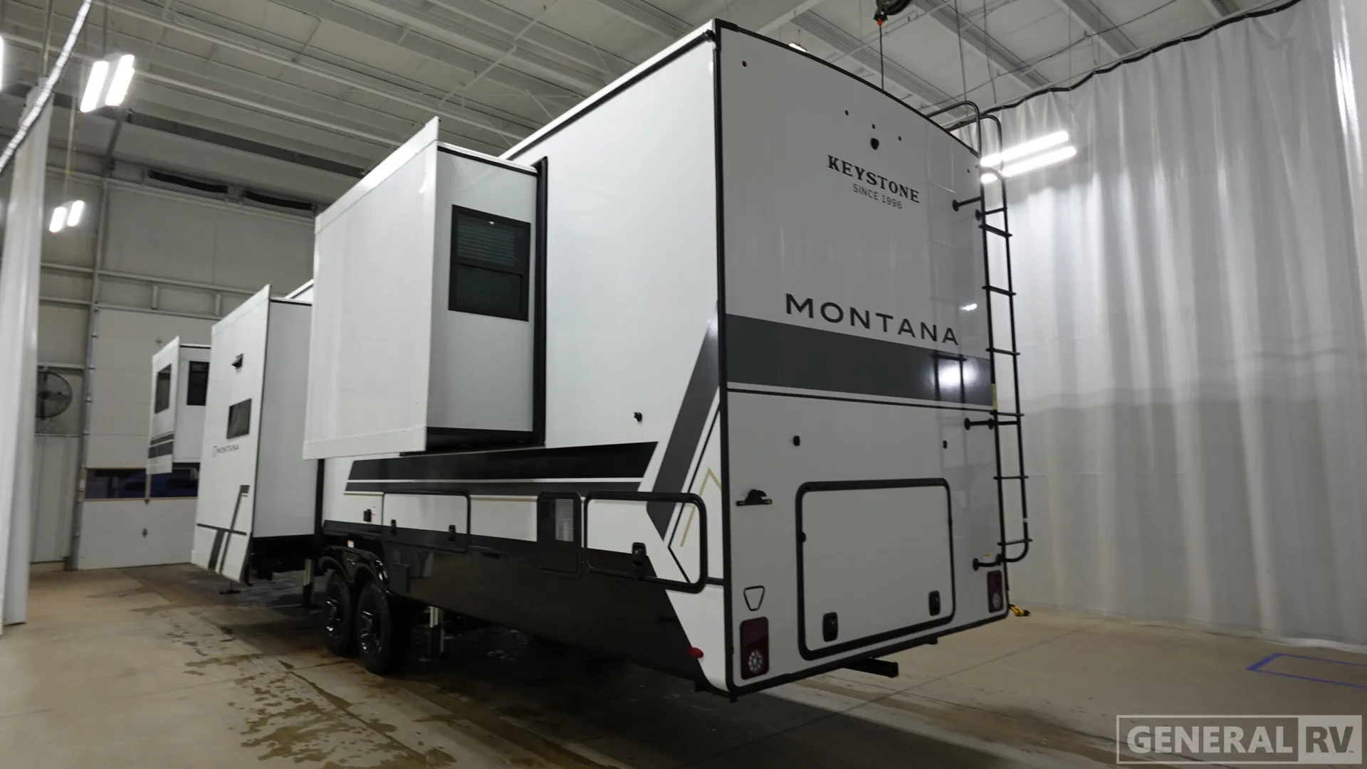 2026 Keystone Montana 3761FL - Photo 4