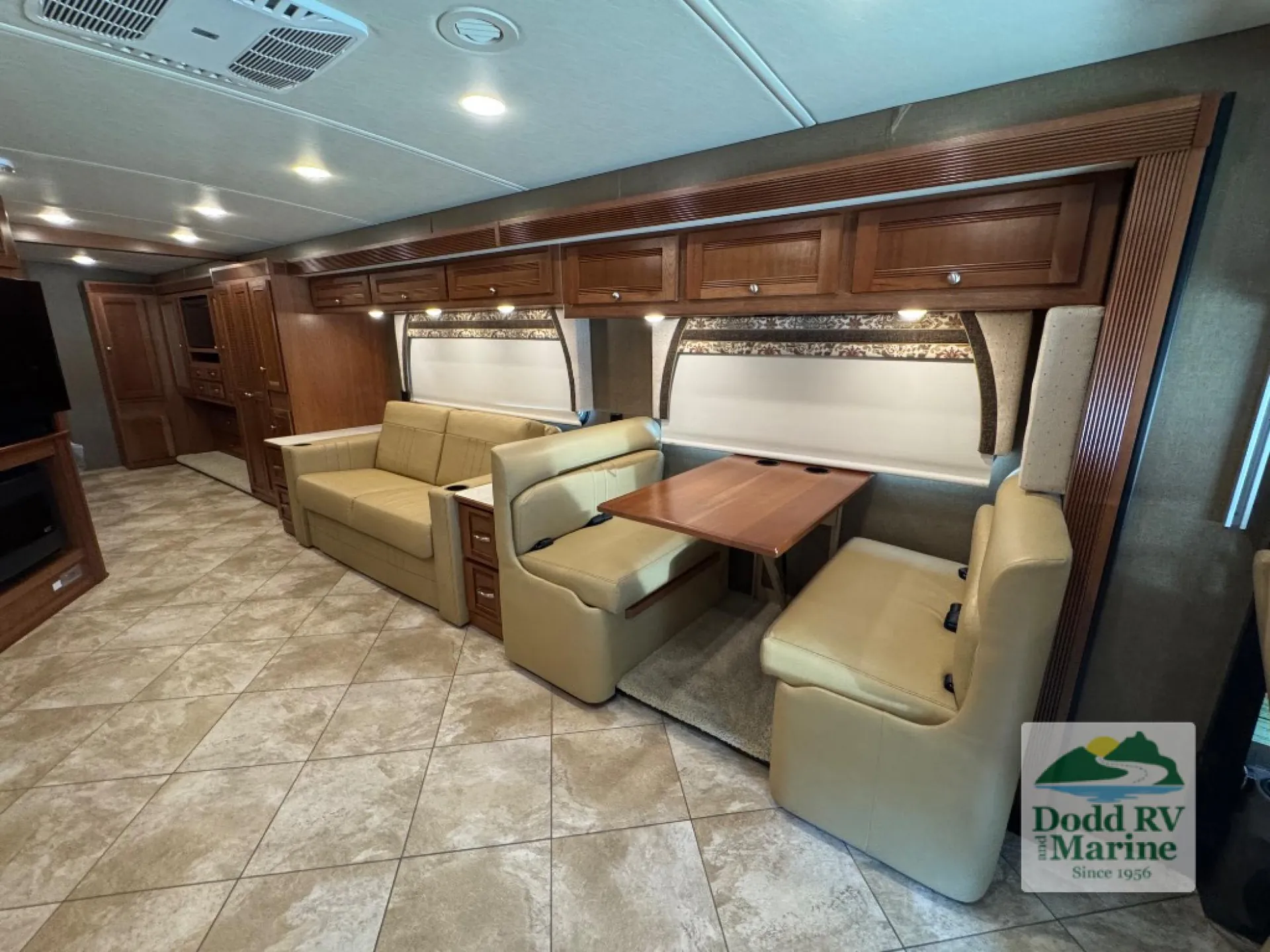 2018 Winnebago Forza 38F - Photo 3