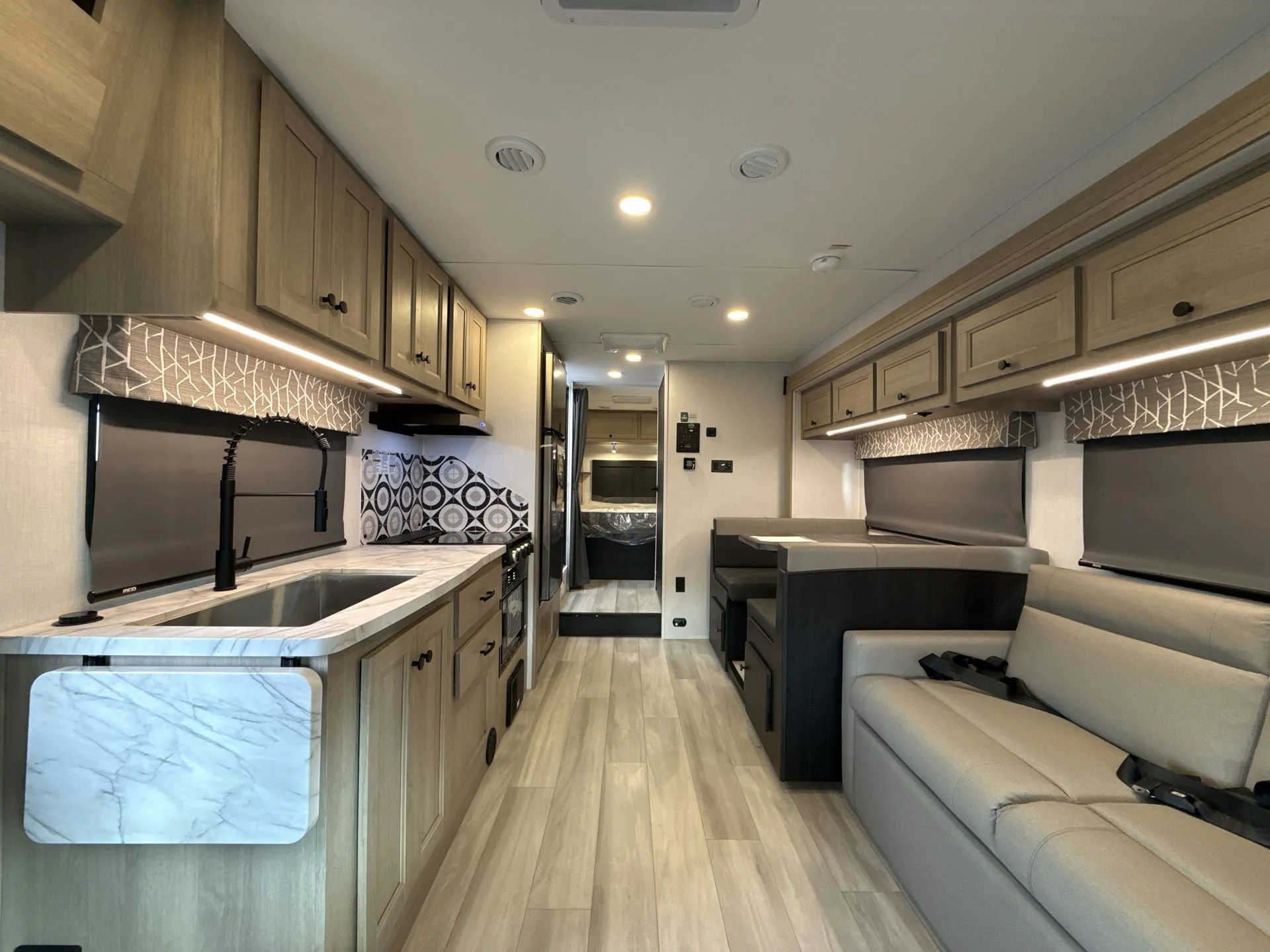 2027 Forest River Sunseeker LE 2850SLE — Photo 7