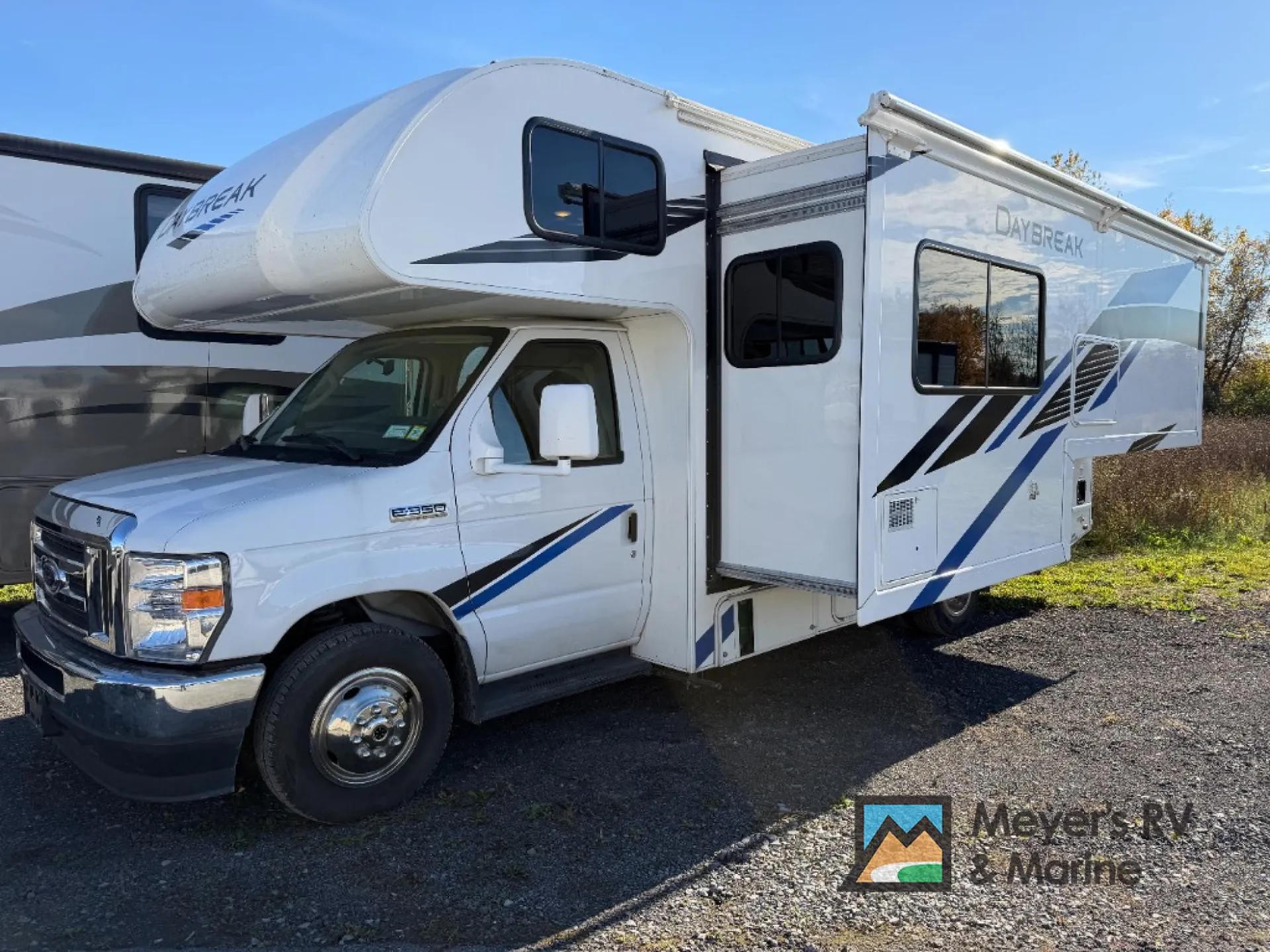 2021 Thor Motor Coach Daybreak 24DB - Photo 3