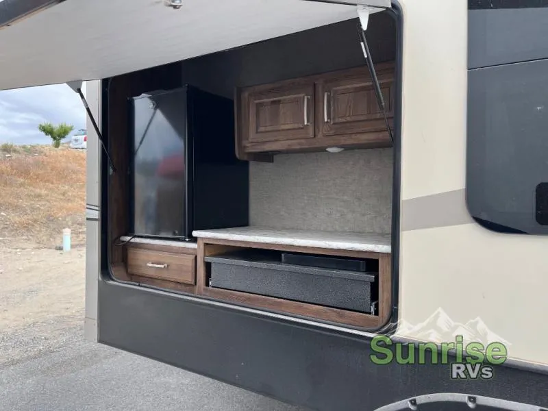 2018 Keystone RV Cougar 327RLKWE - Photo 4