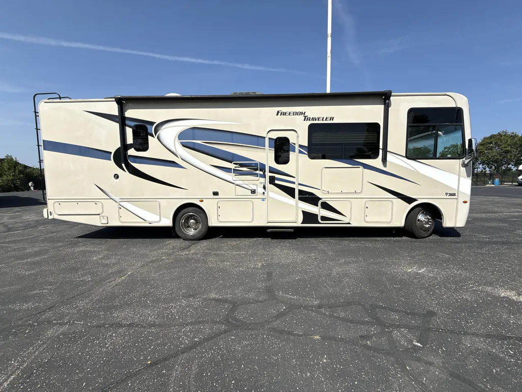 2021 Thor Motor Coach Freedom Traveler A32, Photos photo 5