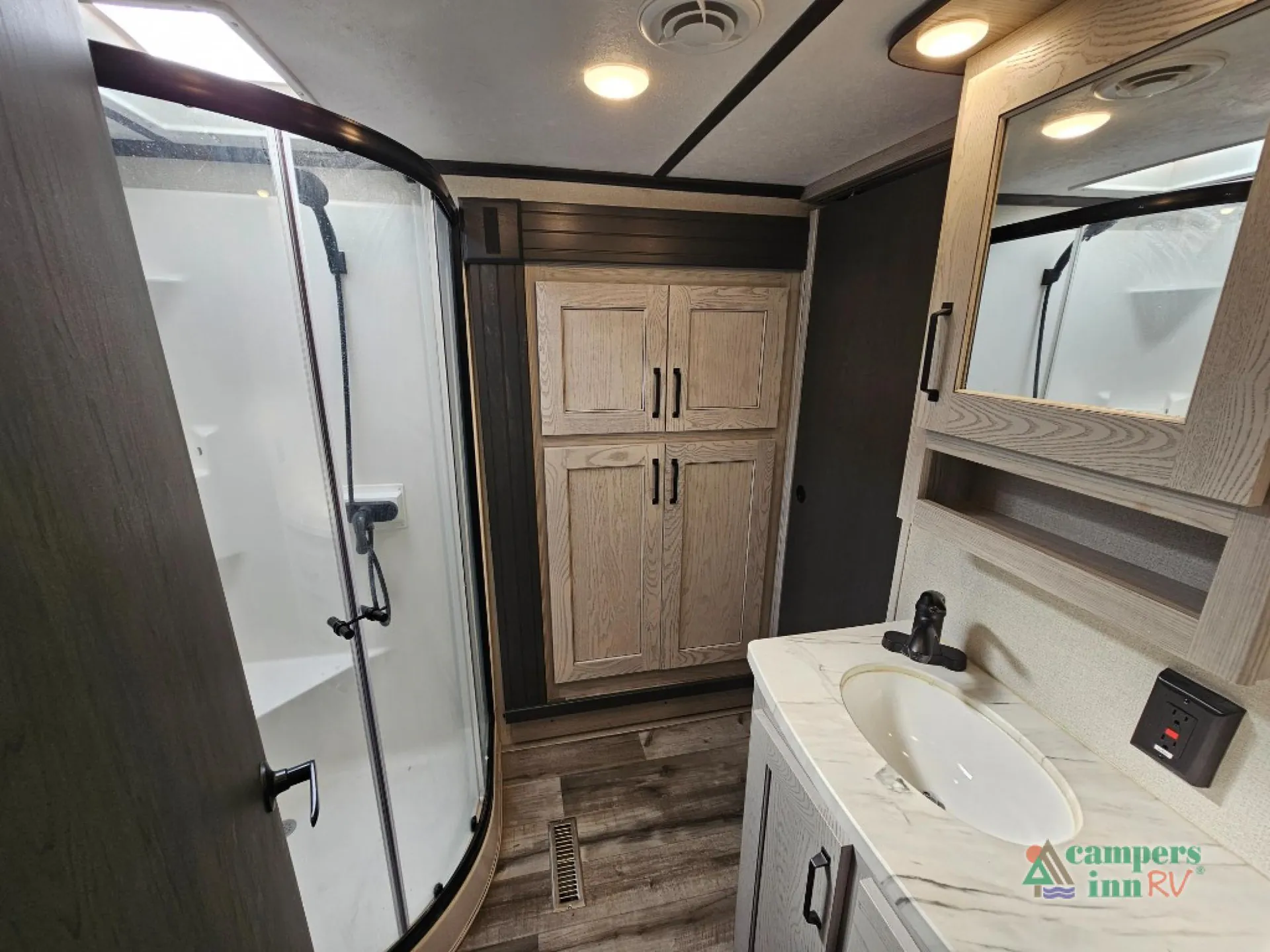 2022 Keystone Montana High Country 295RL - Photo 4