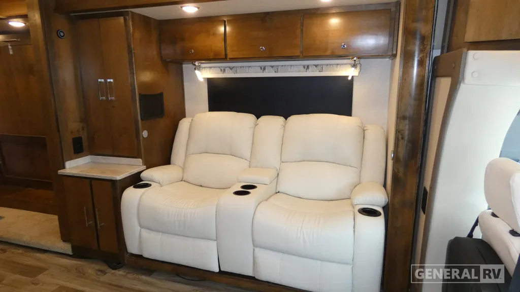 2019 Tiffin Wayfarer 24 FW, Photos photo 15