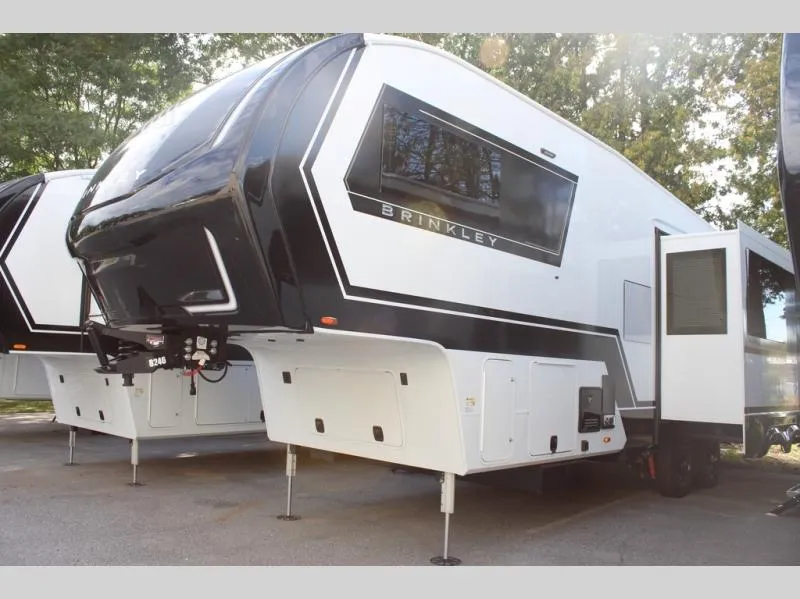 2026 Brinkley Model Z 2810 - Photo 3